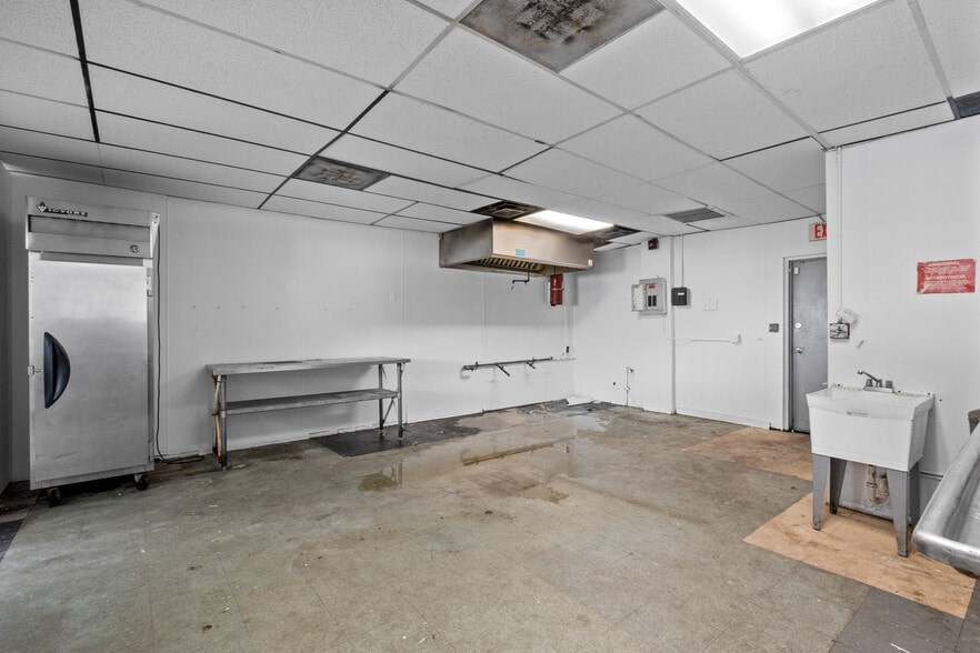 More Photos Of 5552 NW 31st Ave, Fort Lauderdale General Retail For Lease