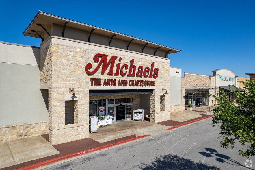 More Photos Of 3021 S Interstate 35, Round Rock General Retail For Lease