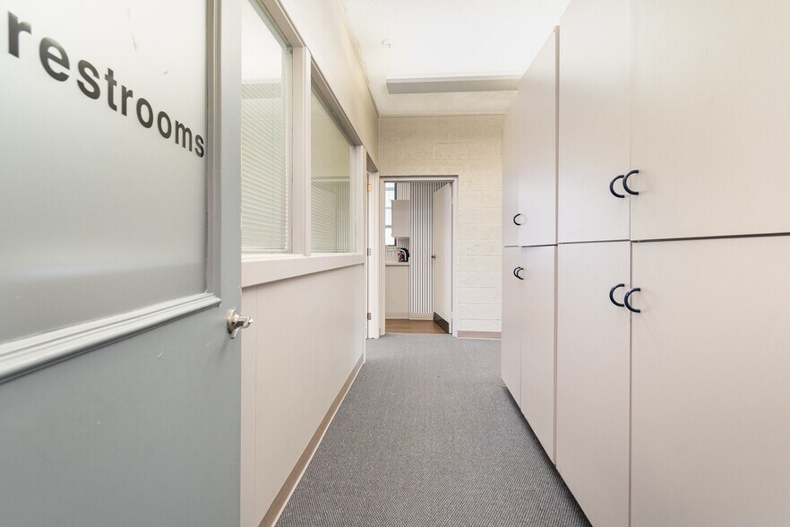 More Photos Of 334 S Water St, Saginaw Office For Sale