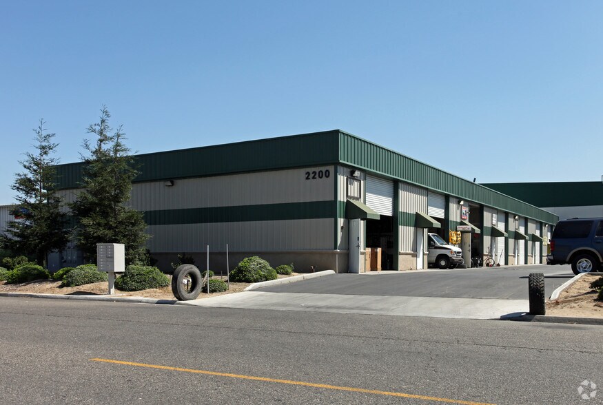More Photos Of 2200 Rockefeller Dr, Ceres Warehouse For Lease