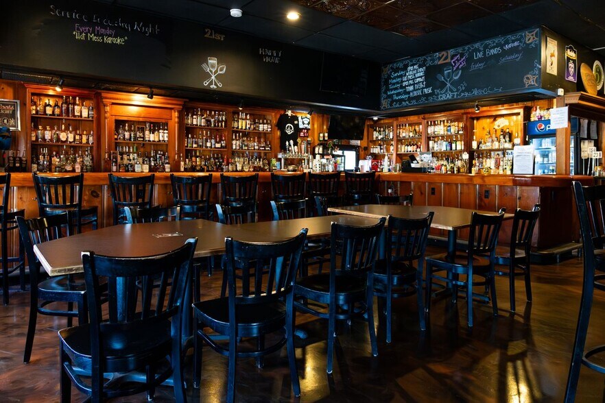 More Photos Of 1481 S Shelby St, Louisville Bar For Sale