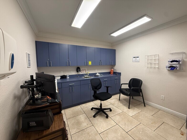 More Photos Of 9611 SW 40th St, Miami Medical For Sale