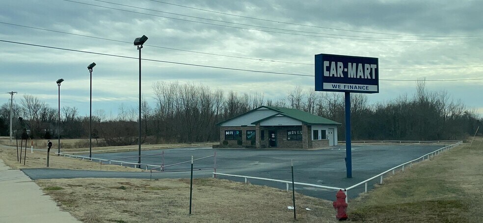 Primary Photo Of 3618 US Highway 59, Grove Freestanding For Lease