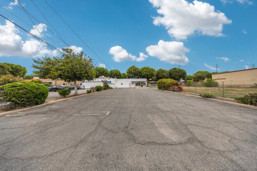 More Photos Of 118 Live Oak Ave, Arcadia Storefront For Sale