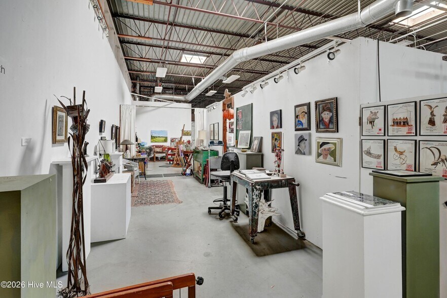 More Photos Of 711 S 5th Ave, Wilmington General Retail For Sale