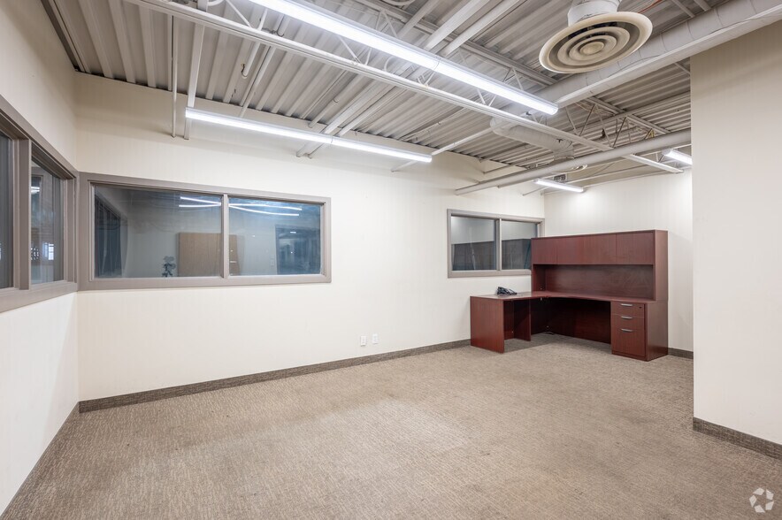 More Photos Of 25 Tangiers Rd, Toronto Service For Lease