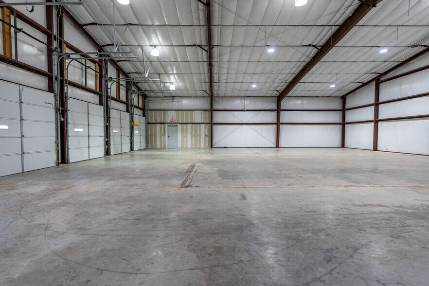 More Photos Of 113 Bufkin Ln, Lockhart Refrigeration Cold Storage For Lease