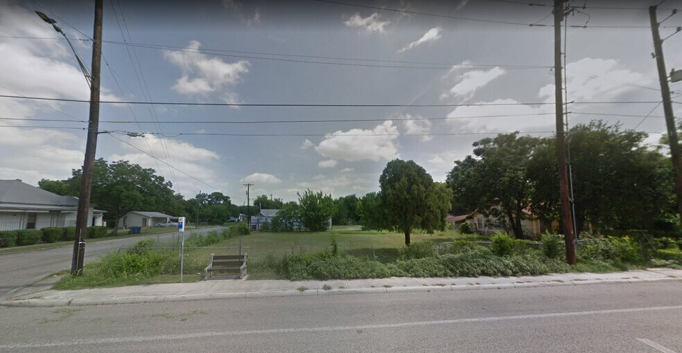 More Photos Of 1753 W Poplar St, San Antonio Land For Sale