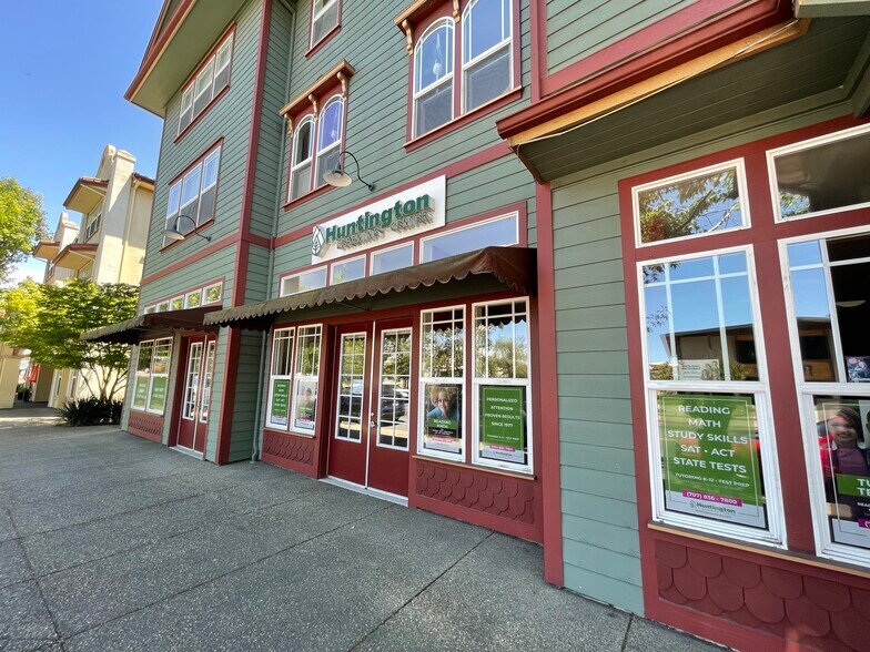 More Photos Of 220-220 Windsor River Rd, Windsor Apartments For Lease