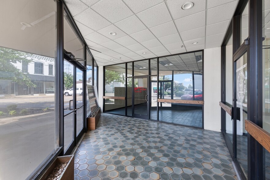 More Photos Of 116 N Church St, Jackson Office For Lease
