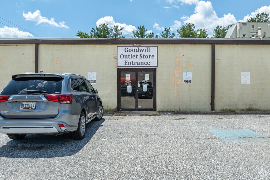 More Photos Of 800-810 Central Ave, Linthicum Warehouse For Sale