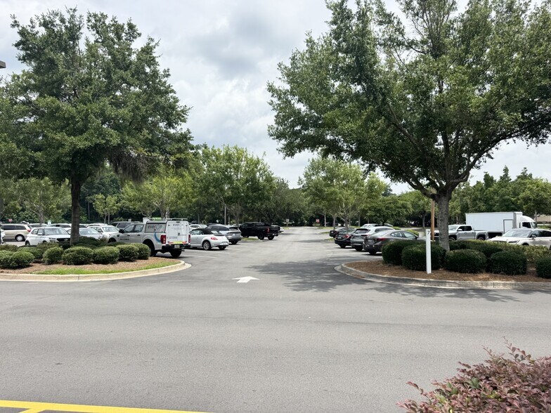 More Photos Of 80 Baylor Dr, Bluffton Freestanding For Lease