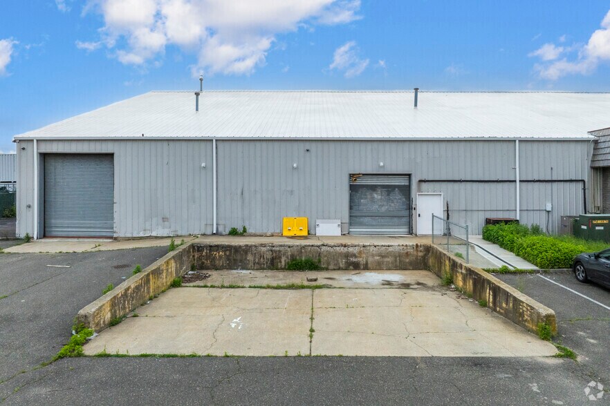 More Photos Of 3539 Hampton Rd, Oceanside Warehouse For Sale