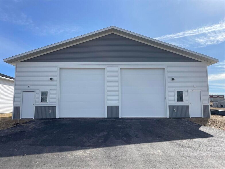 Primary Photo Of 407 Wengel dr, Reedsburg Light Manufacturing For Sale