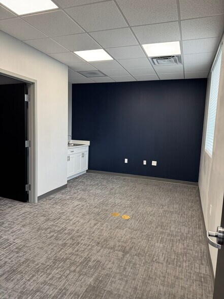 More Photos Of 2637 W State Road 426, Oviedo Medical For Lease