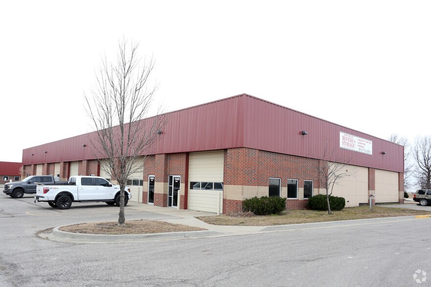 More Photos Of 19441-19465 W 151st Ter, Olathe Flex For Lease