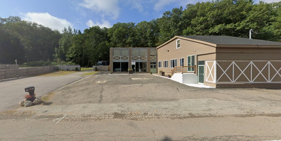 More Photos Of 256 Putnam Pike, Smithfield Freestanding For Lease