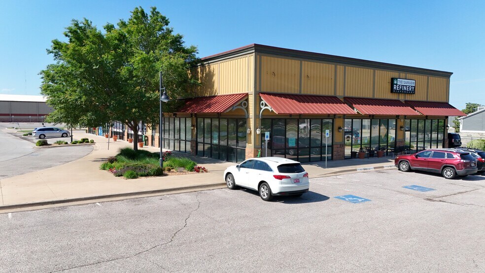 Primary Photo Of 150-180 W 15th St, Edmond Freestanding For Lease