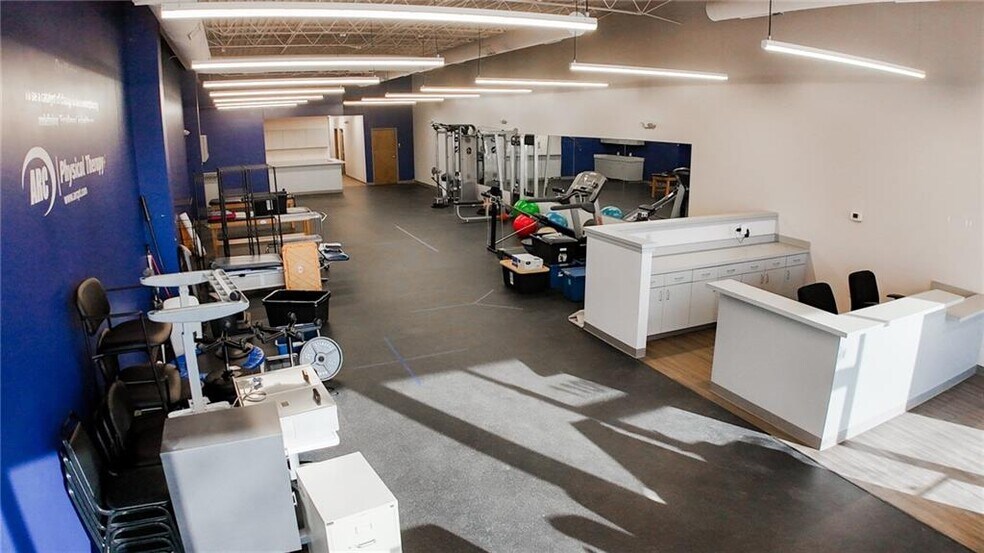 More Photos Of 1107-1121 S Main St, Maryville General Retail For Lease