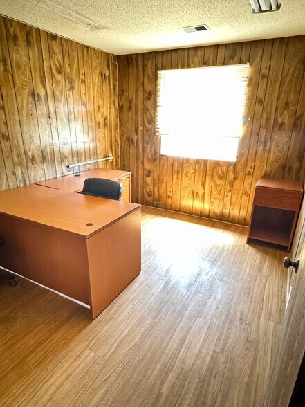 More Photos Of 1742 N Denver Ave, Fort Lupton Warehouse For Sale