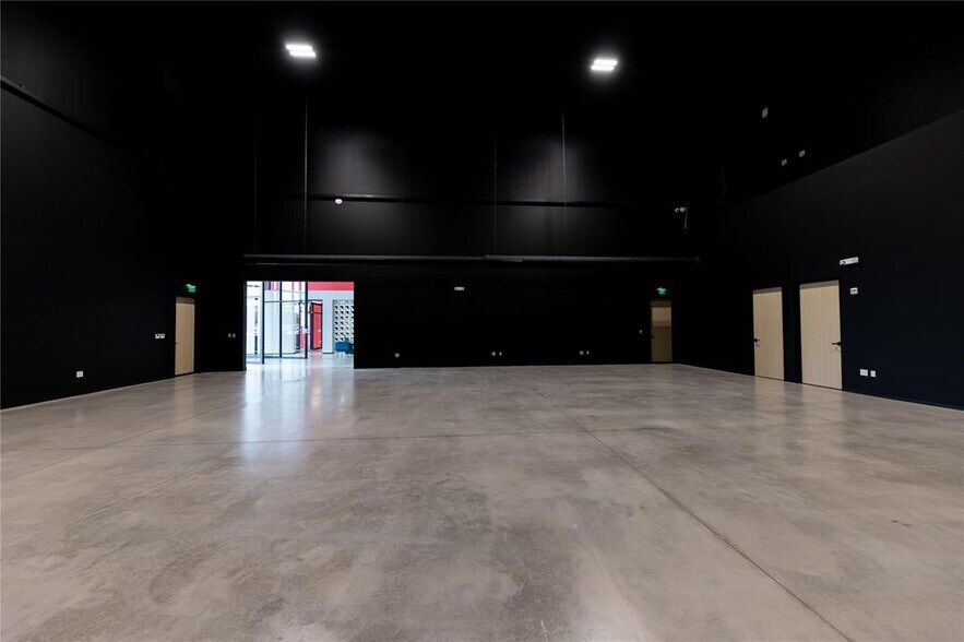 More Photos Of 1220 Toro Grande Dr, Cedar Park Light Distribution For Sale