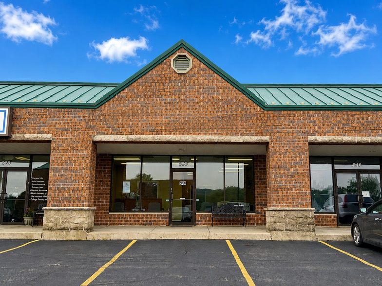 Primary Photo Of 300-368 Sundown Rd, South Elgin Storefront For Lease