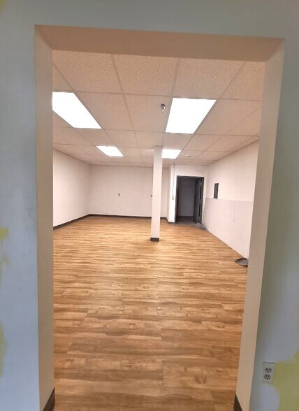 More Photos Of 1155 Mohawk St, Utica Storefront For Lease
