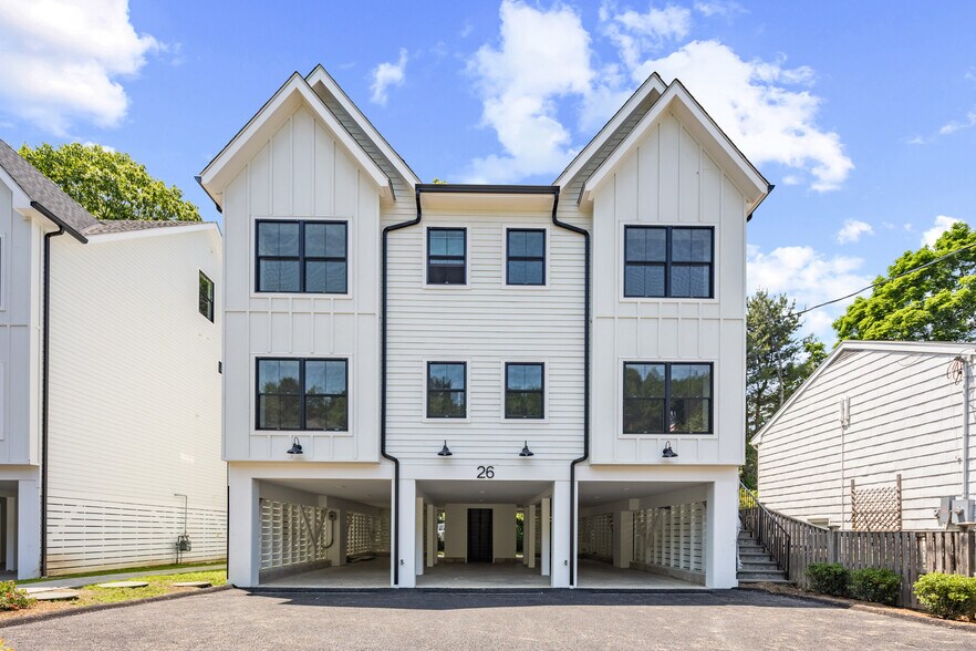Primary Photo Of 26 Homestead Ln, Greenwich Apartments For Sale