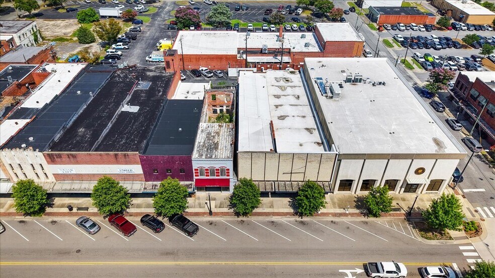 More Photos Of 111 N Queen St, Kinston Storefront For Sale