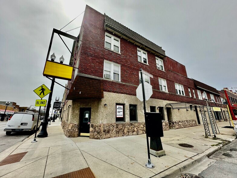 More Photos Of 6728-6730 N Northwest Hwy, Chicago Restaurant For Sale