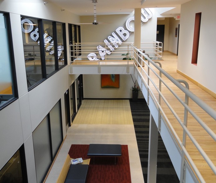 More Photos Of 2916 Hennepin Ave, Minneapolis Storefront Retail Office For Lease