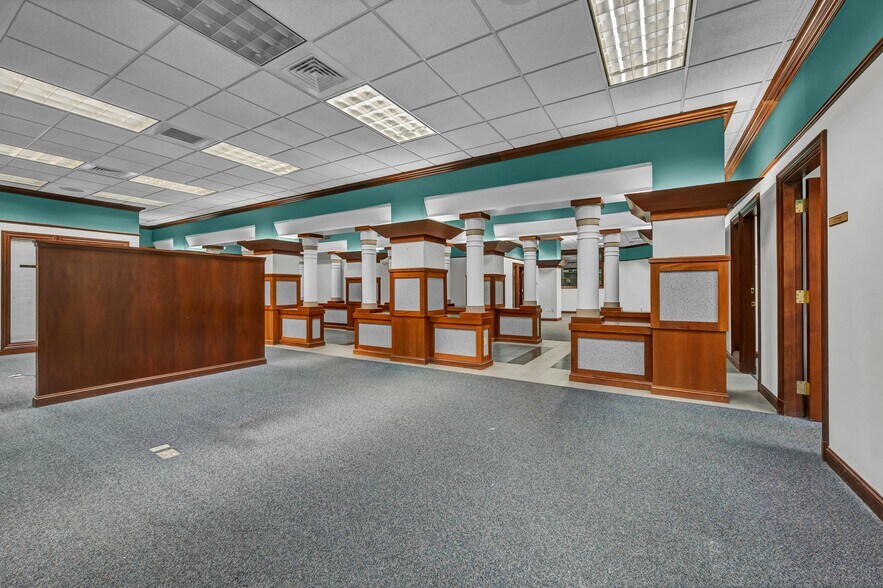 More Photos Of 11 Mile Hill Rd, Newtown Office For Lease