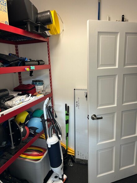 More Photos Of 35 Belden Pl, Montclair Loft Creative Space For Sale