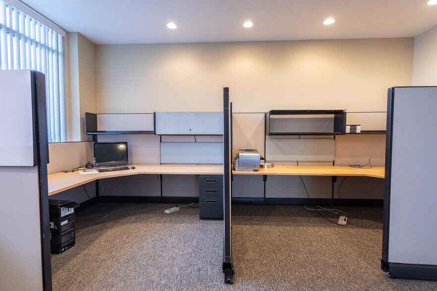 More Photos Of 4750-4794 Duckhorn Dr, Sacramento Research And Development For Lease