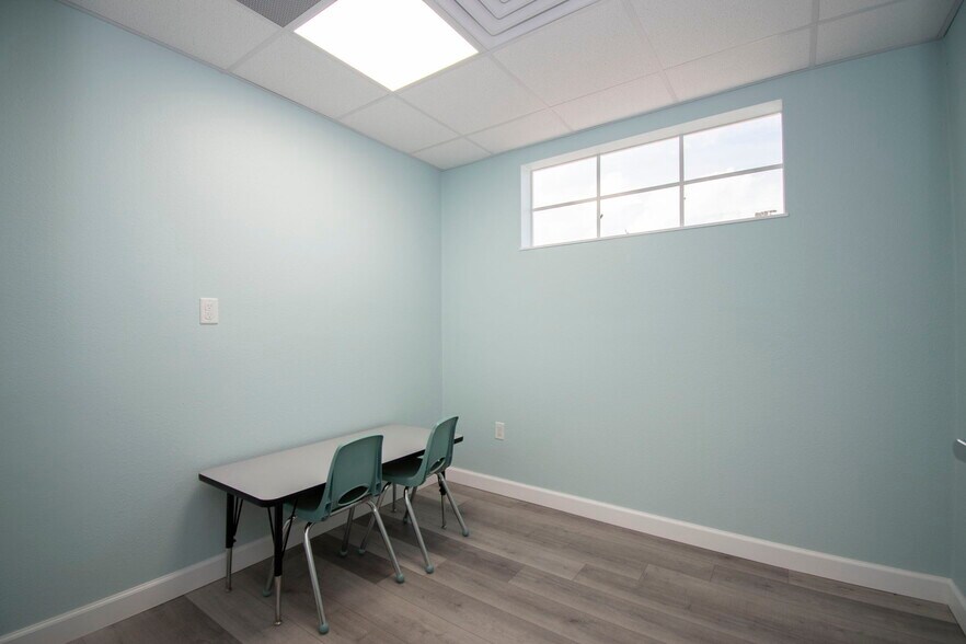 More Photos Of 4535 Tamiami Trl, Port Charlotte Office For Lease