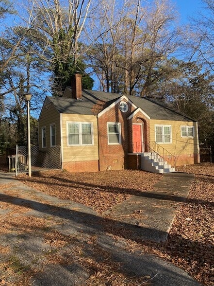 More Photos Of 5560 Jonesboro Rd, Lake City Office For Sale
