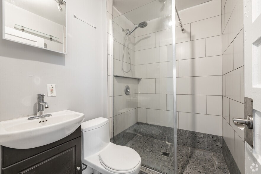More Photos Of 46 Carlyle Ave, Ottawa Apartments For Sale