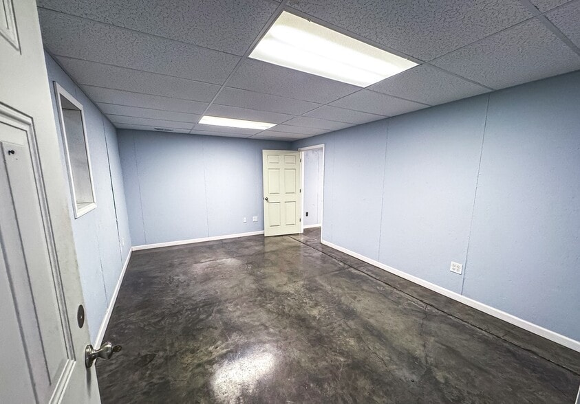 More Photos Of 1605 Prosser Rd, Knoxville Warehouse For Lease