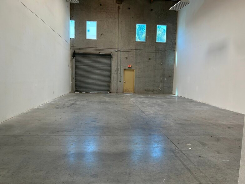 More Photos Of 1450-1458 W Holt Ave, Pomona Light Distribution For Lease