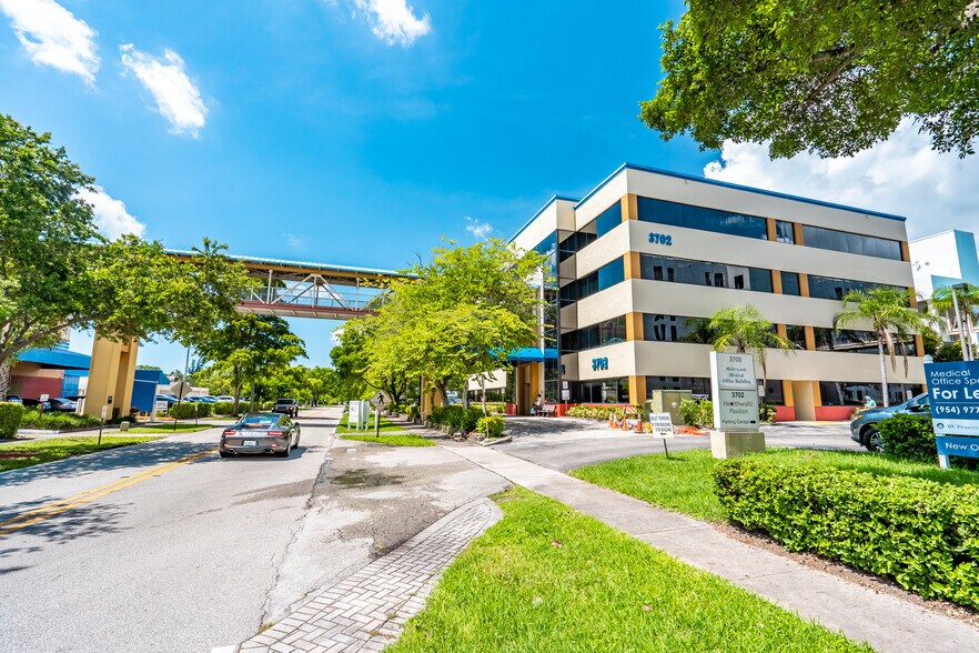 More Photos Of 3702 Washington St, Hollywood Medical For Lease