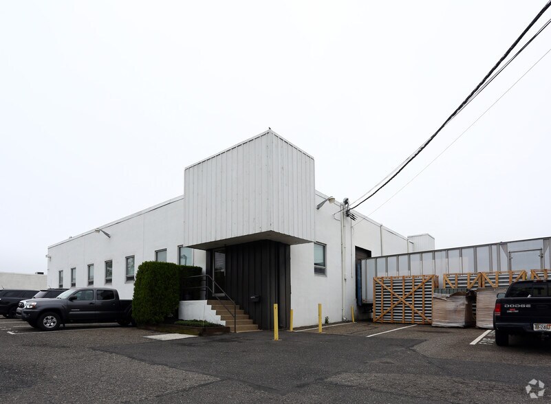 More Photos Of 2601-2603 River Rd, Cinnaminson Light Distribution For Lease