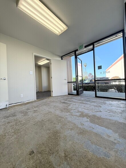 More Photos Of 936 Detroit Ave, Concord Flex For Lease