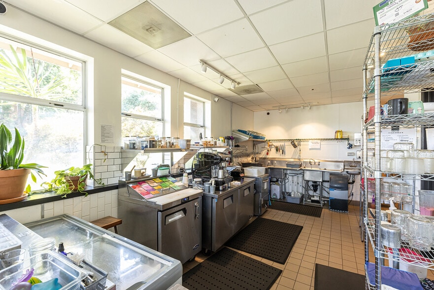 More Photos Of 7300 Healdsburg Ave, Sebastopol Office For Sale