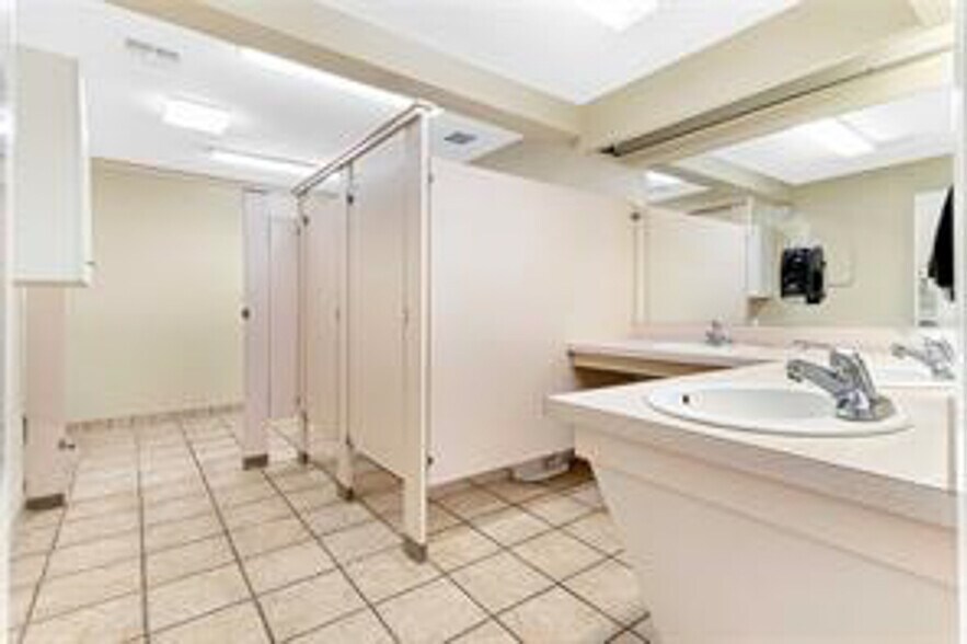 More Photos Of 4547 NW 44th Ave, Ocala Warehouse For Lease