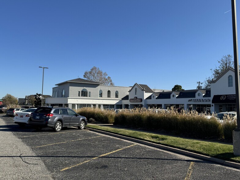 Primary Photo Of 2800-2828 W Country Club Dr, Oklahoma City General Retail For Lease