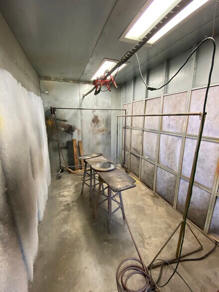More Photos Of 1227 Gordon Park Rd, Augusta Light Distribution For Sale