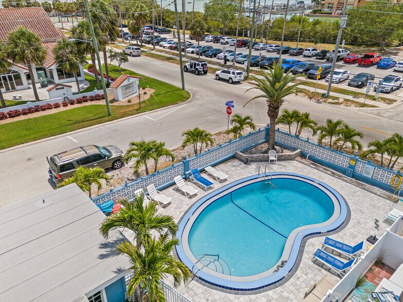 More Photos Of 602 Poinsettia Ave, Clearwater Beach Hotel For Sale
