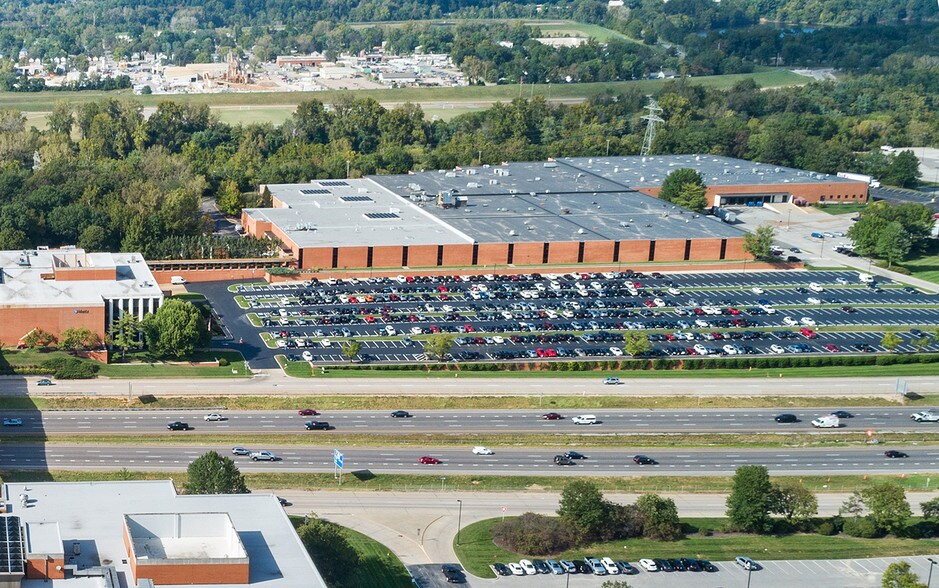 Primary Photo Of 1303-1315 N Highway Dr, Fenton Distribution For Lease