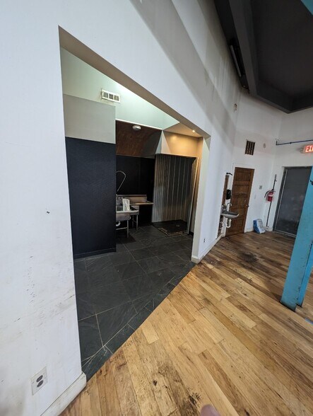 More Photos Of 33 Elm St, East Aurora Restaurant For Sale