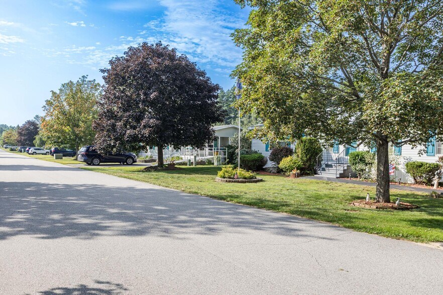 More Photos Of 11 Tamarack Lane -1, Rochester Manufactured Housing Mobile Home Park For Sale